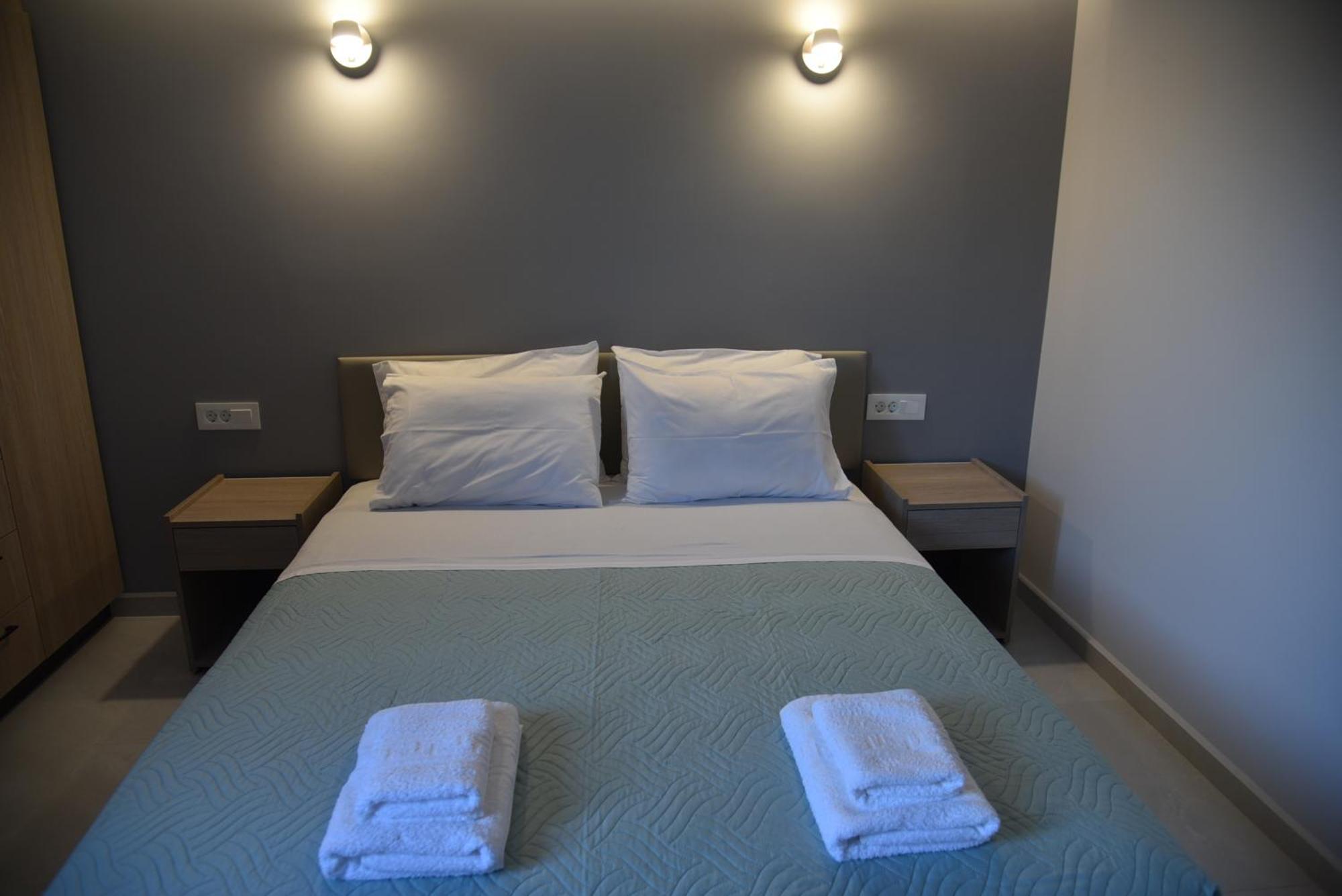 Pirgos Deluxe Apartment - Private Parking Kíssamos Екстериор снимка