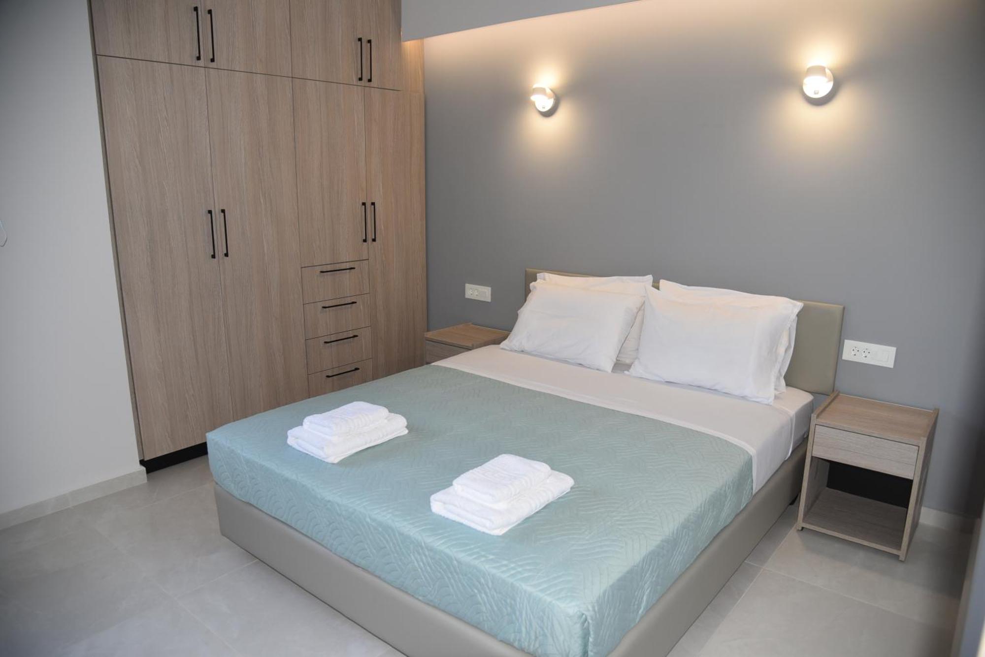 Pirgos Deluxe Apartment - Private Parking Kíssamos Екстериор снимка