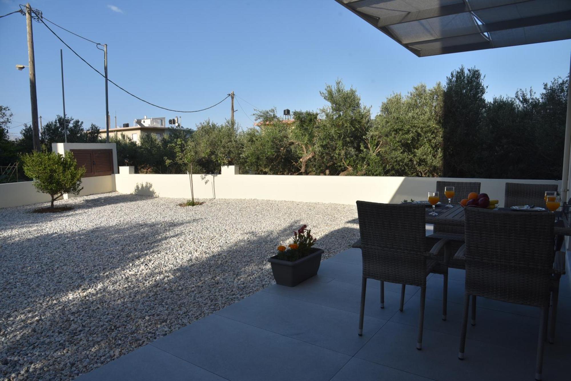 Pirgos Deluxe Apartment - Private Parking Kíssamos Екстериор снимка
