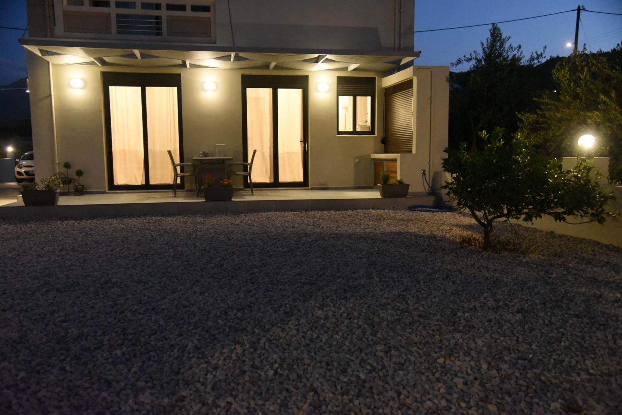 Pirgos Deluxe Apartment - Private Parking Kíssamos Екстериор снимка