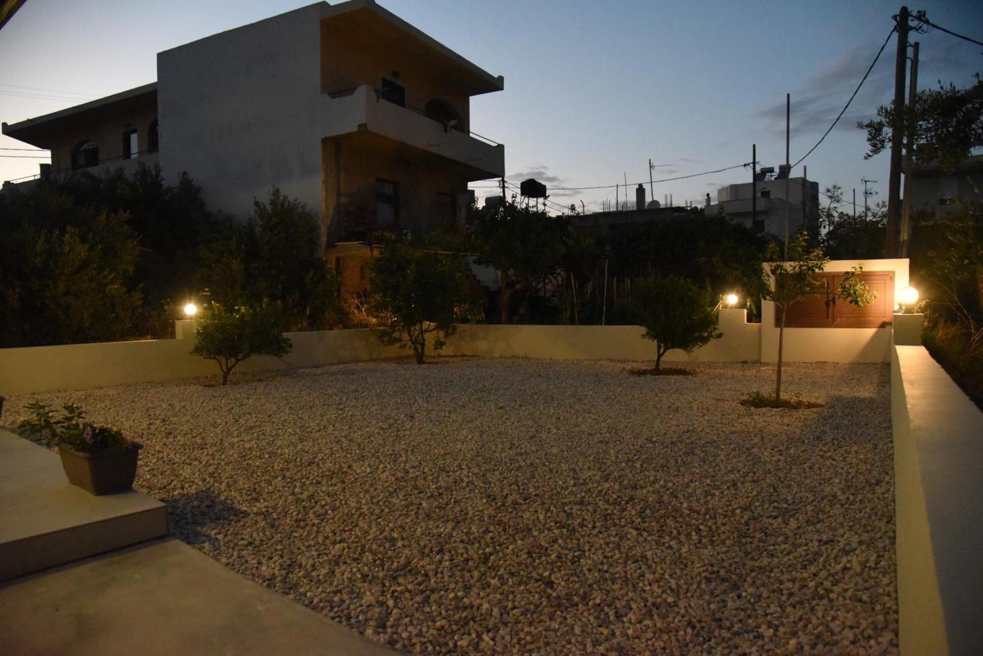 Pirgos Deluxe Apartment - Private Parking Kíssamos Екстериор снимка